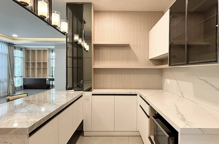 House with Shared Pool in Bangnatrad 